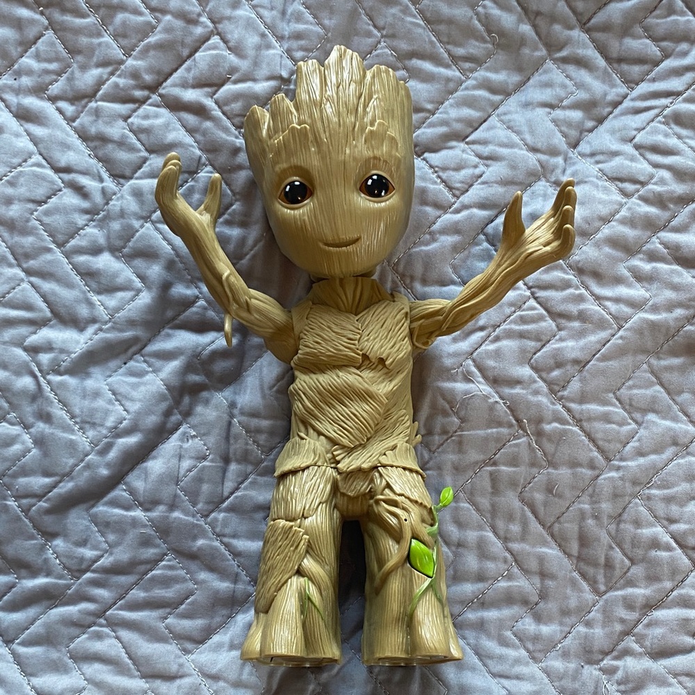 Dancing Groot Tree Character Toy - Guardians of the Galaxy
